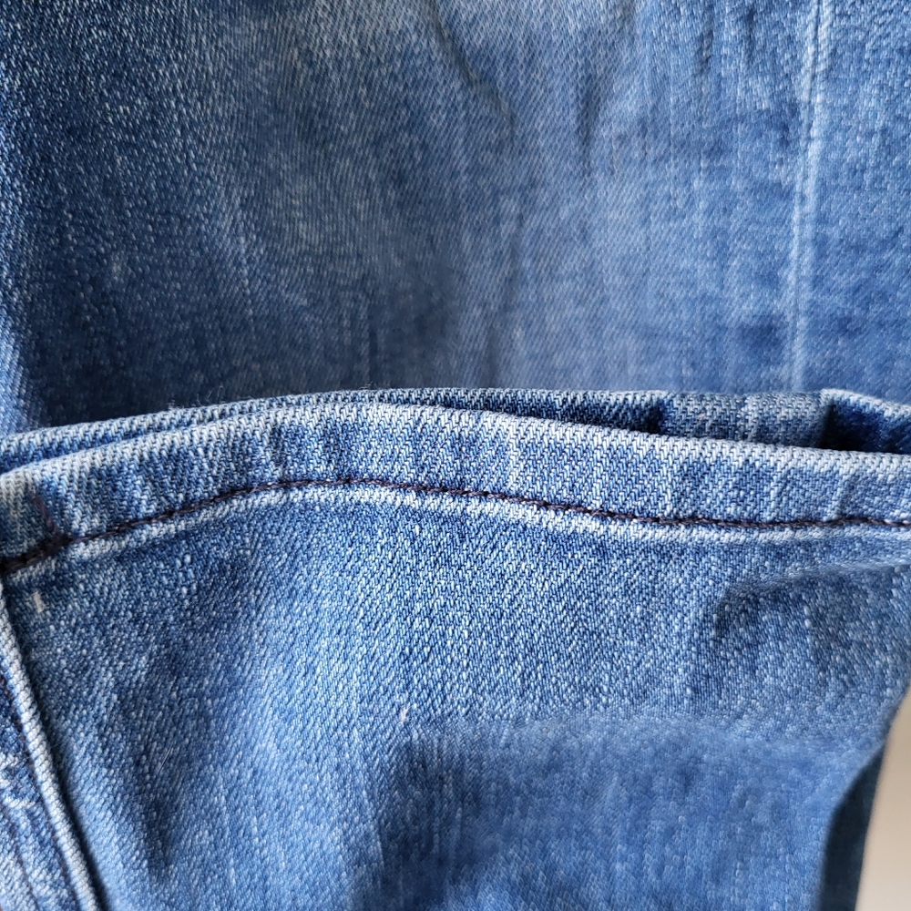 Rag & Bone capri skinny in the color Whitby lightweight jeans. Size 26 - Picture 8 of 13